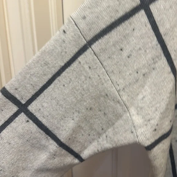 Eileen Fisher wool/ organic cotton sweater box cut. - Picture 6 of 7